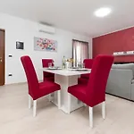 Comfort Karla * Ρόβινι