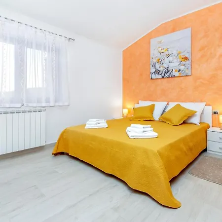 Comfort Karla Apartamento *