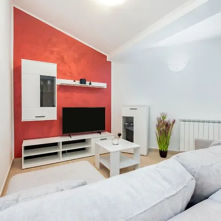 Comfort Karla Apartamento *